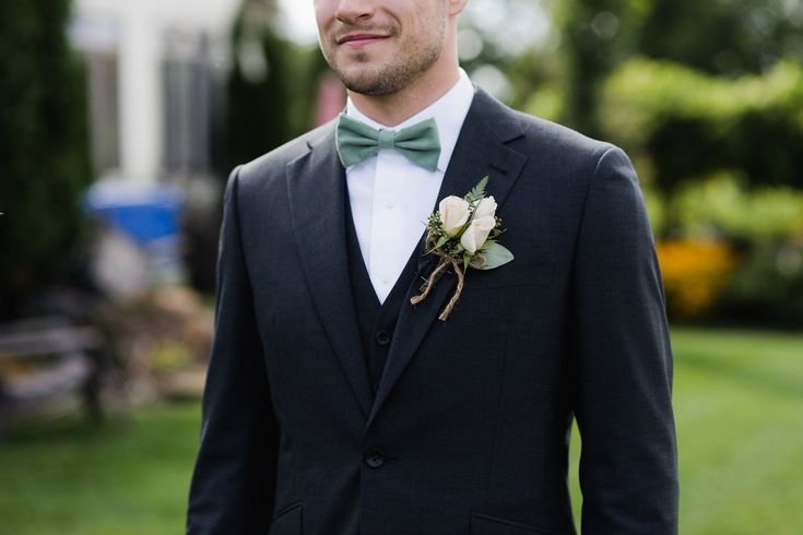 Green Bow Tie: The Perfect Blend of Elegance and Personality
